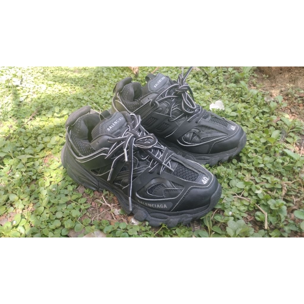 sepatu balenciaga track full black SIZE 40