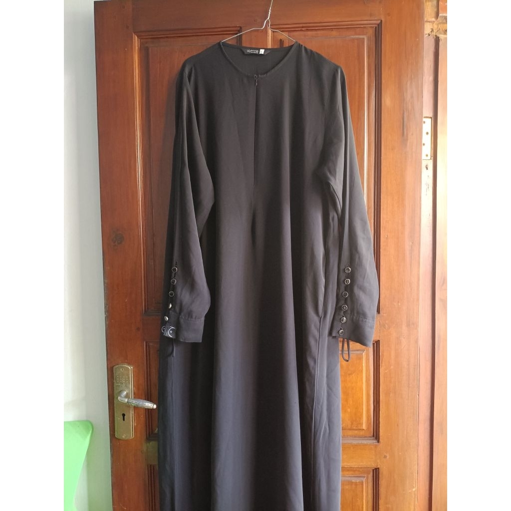 Preloved Saila Aljenna Black Mazen Defect Size L