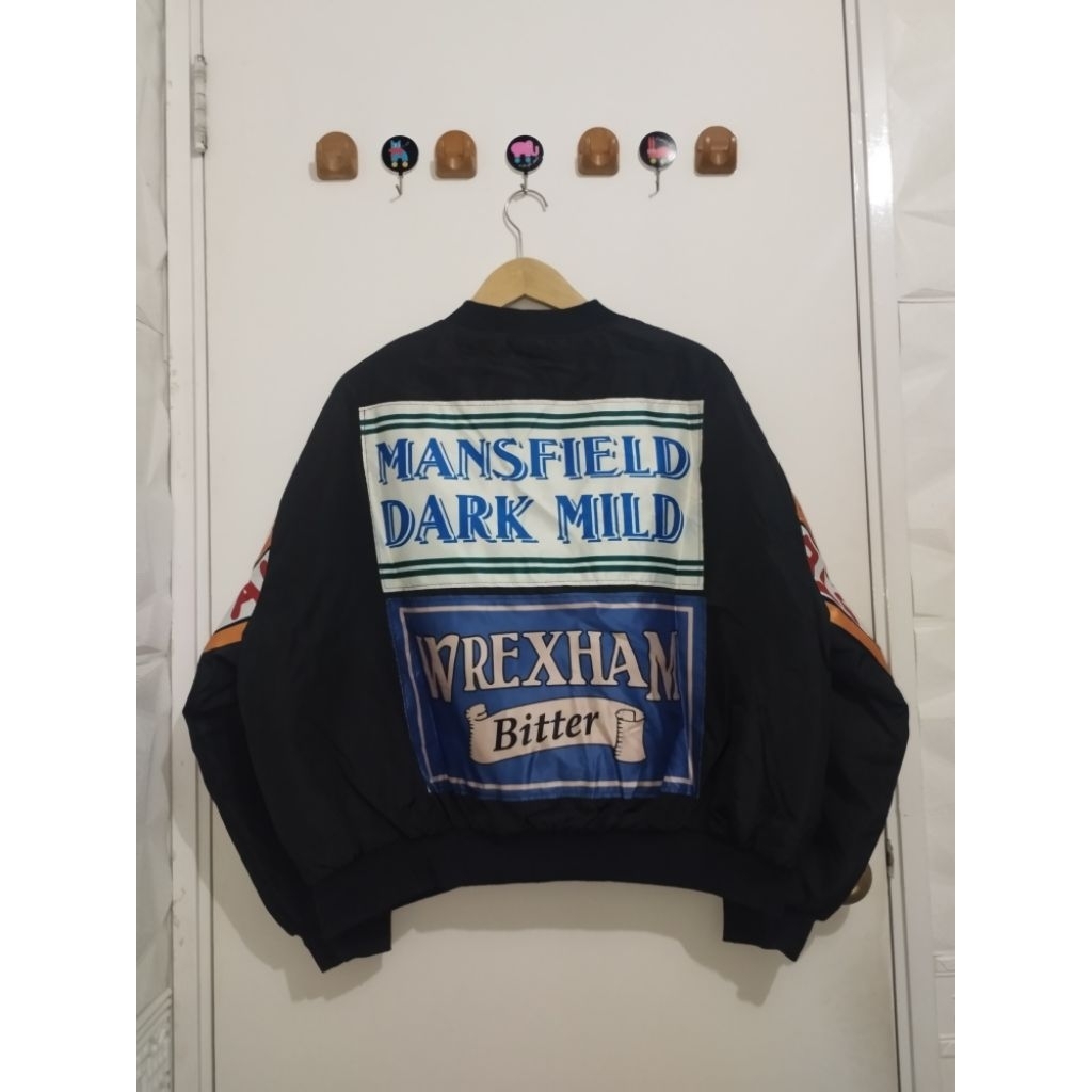Jaket Bomber Hitam Mansfield Dark Mild Wrexham Bitter Big Logo