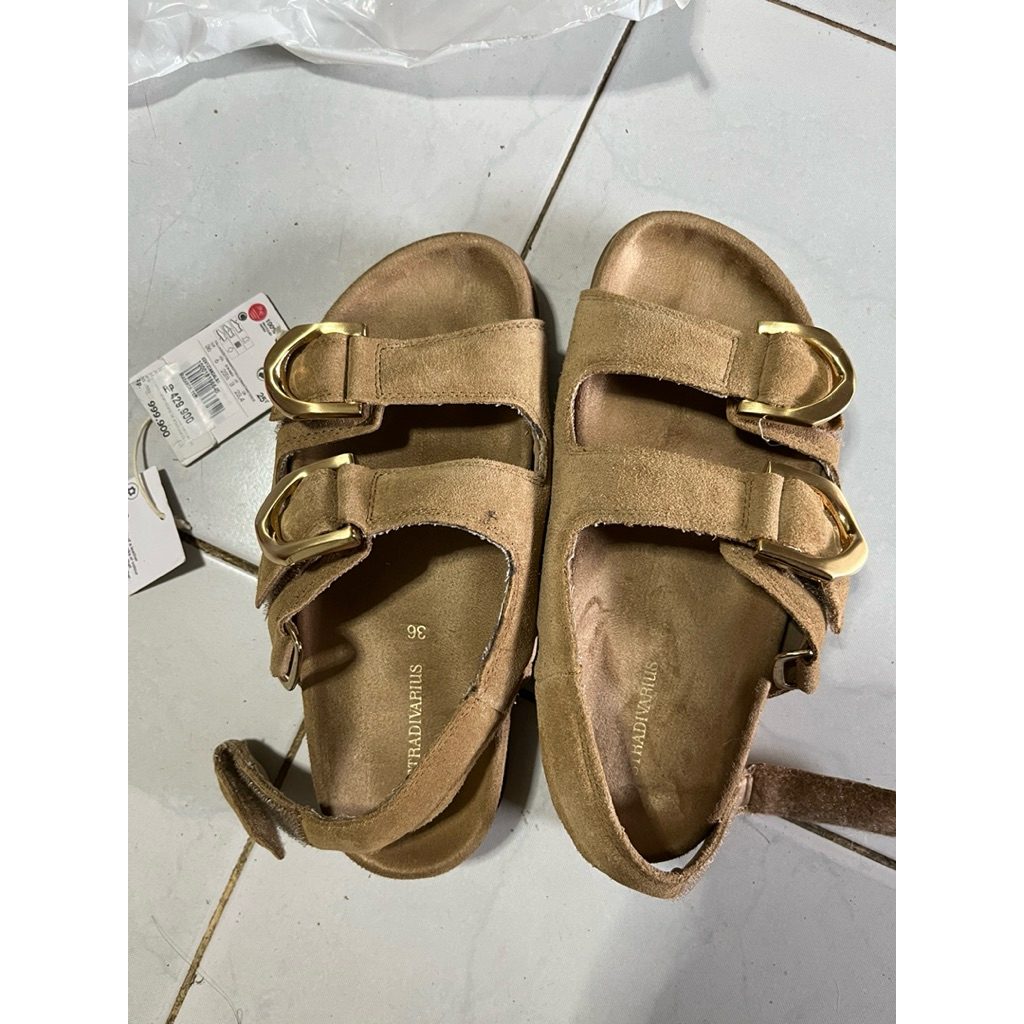 (Preloved) Ori Stradivarius with Buckles Platform Sandal - Beige - Size 36 (Insole 23,5 cm)