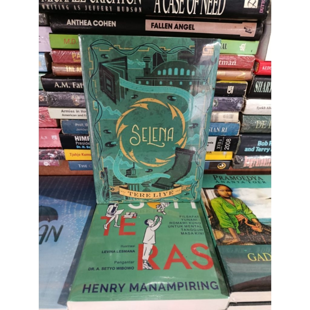NOVEL SELENA BEST SELLER