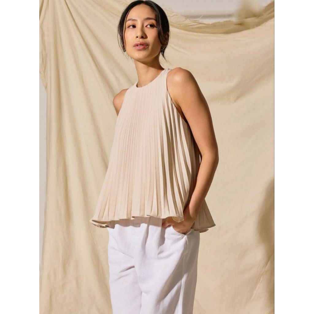 Love Bonito pleated round neck shell top oat