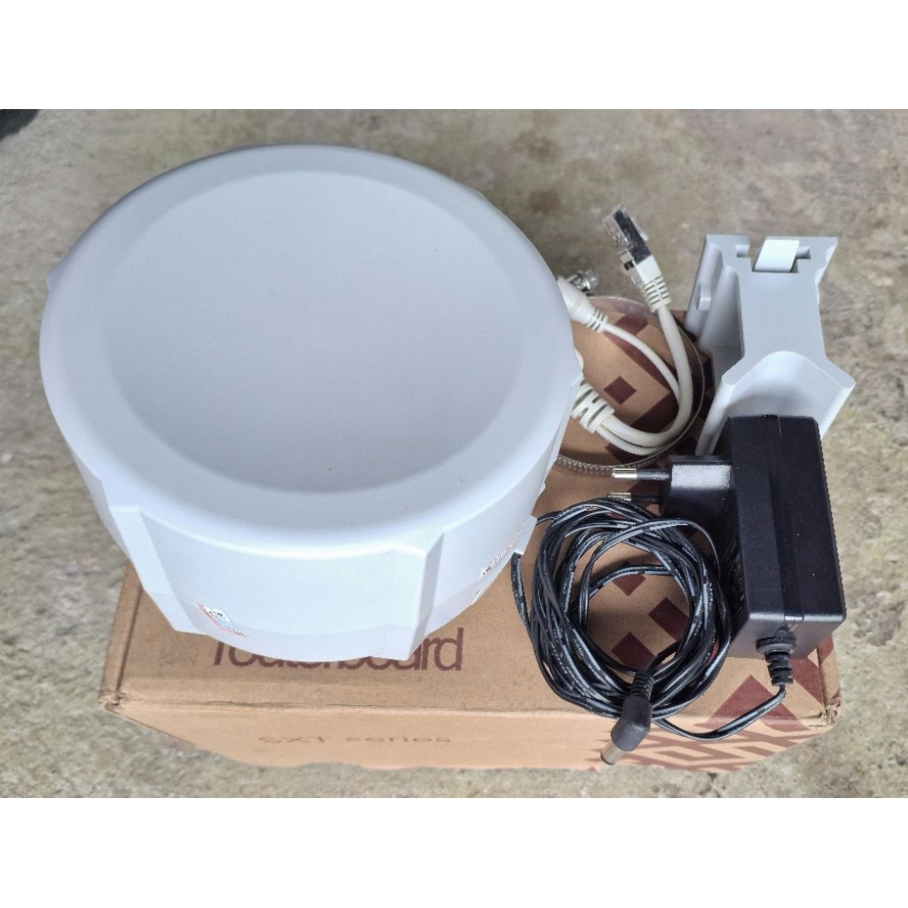 MIKROTIK SXT LTE KIT ( RBSXTR&11e)