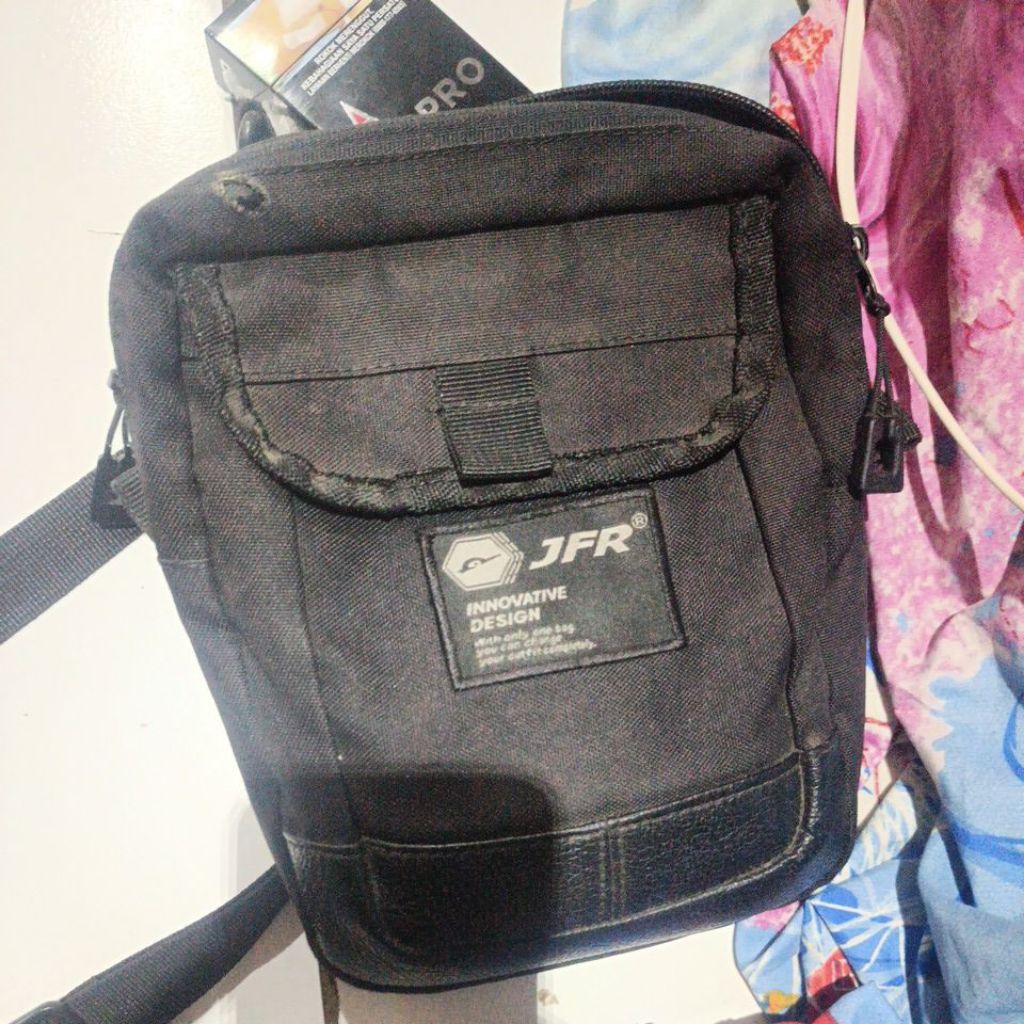 Tas Selempang Pria Wanita Freya - Anti Air, Multifungsi, Desain Modern