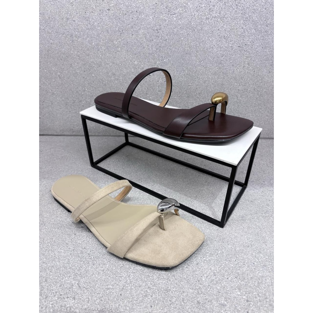 Sandal wanita flat charles&keith original