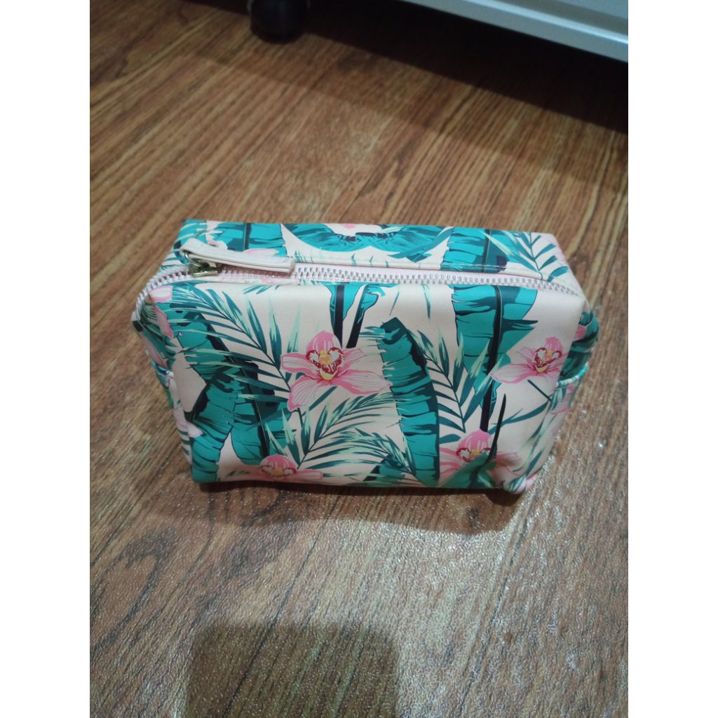 PRELOVED POUCH MAKEUP MINISO