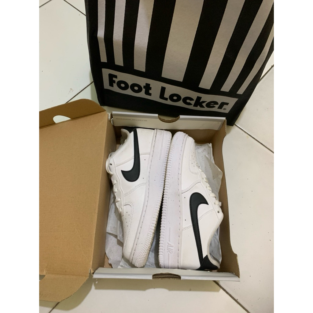 SEPATU NIKE AIR FORCE 1