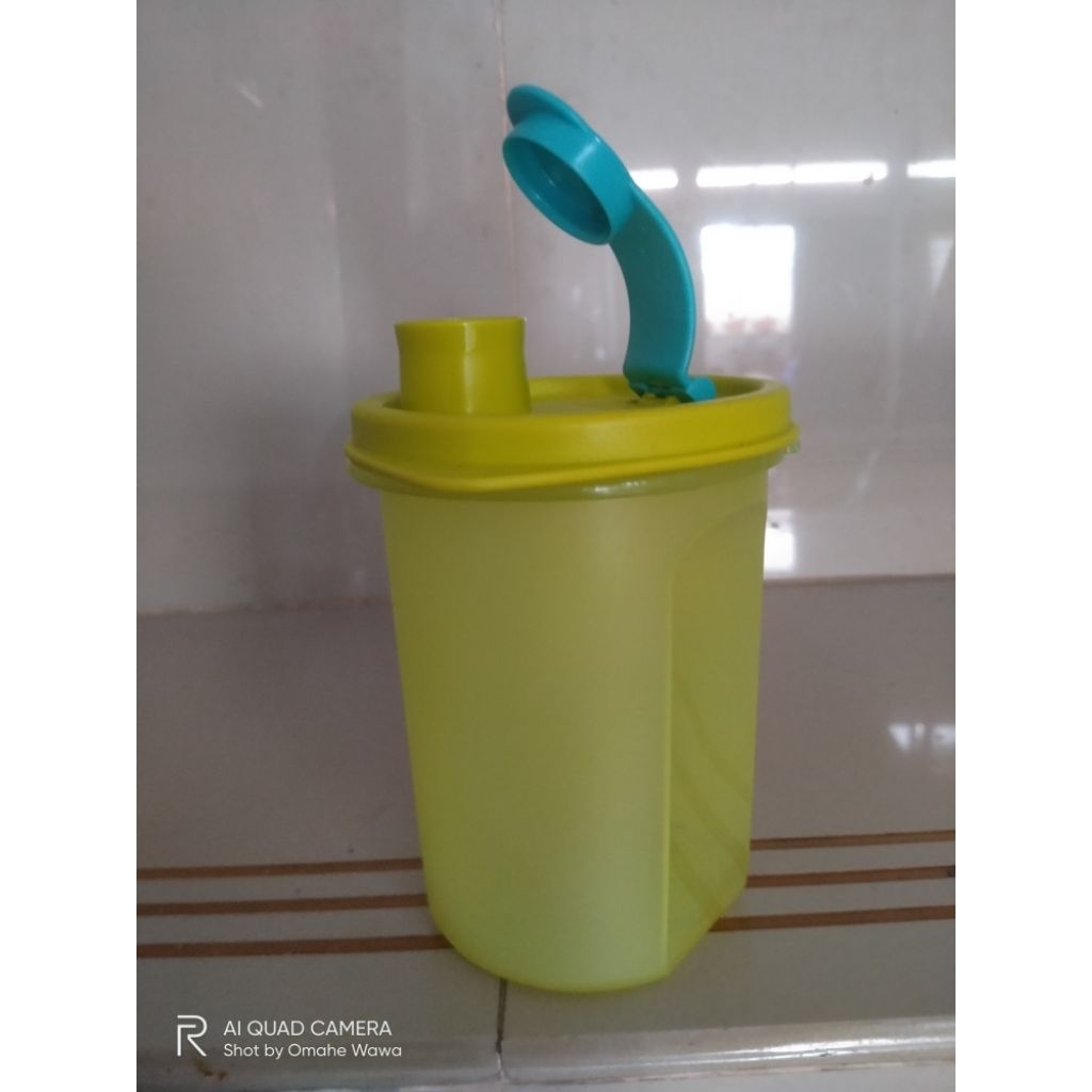 Water bottle Tupperware