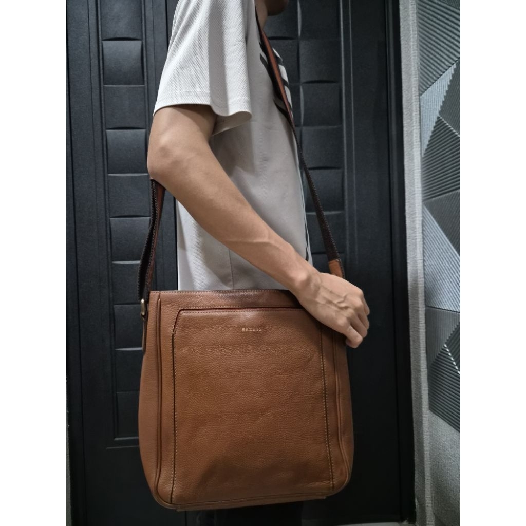 Tas kulit unisex Hazzys
