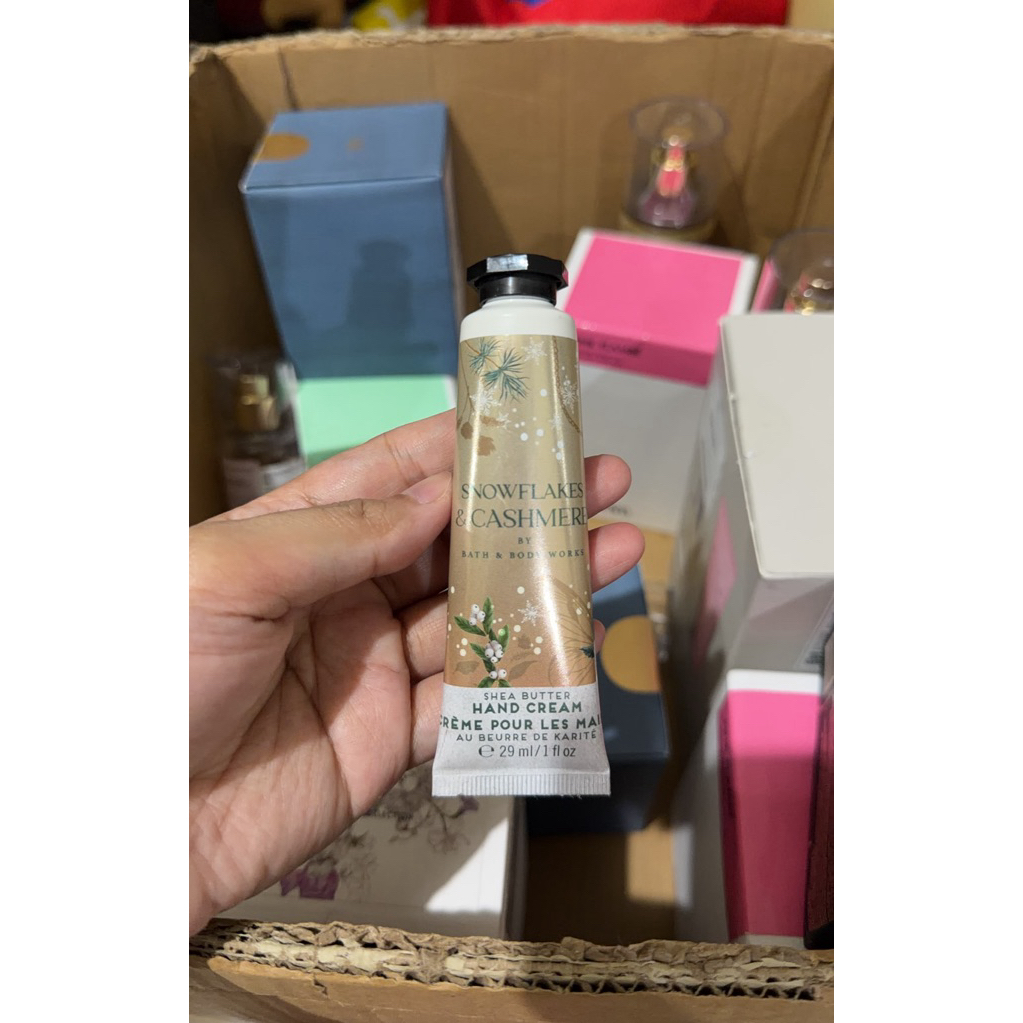 Bath & body works bbw Snowflakes & cashmere hand cream 29ml original 100% from store indo