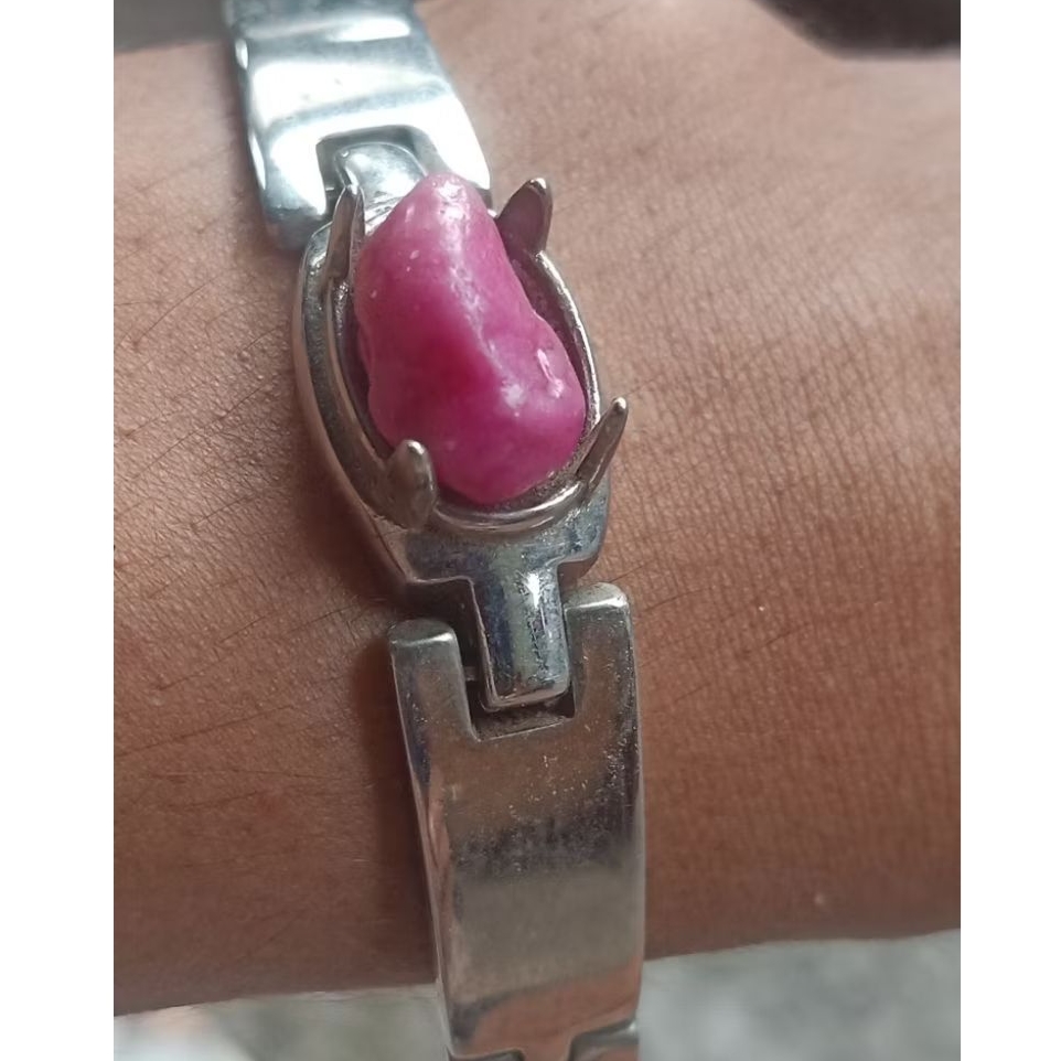 gelang batu Ruby