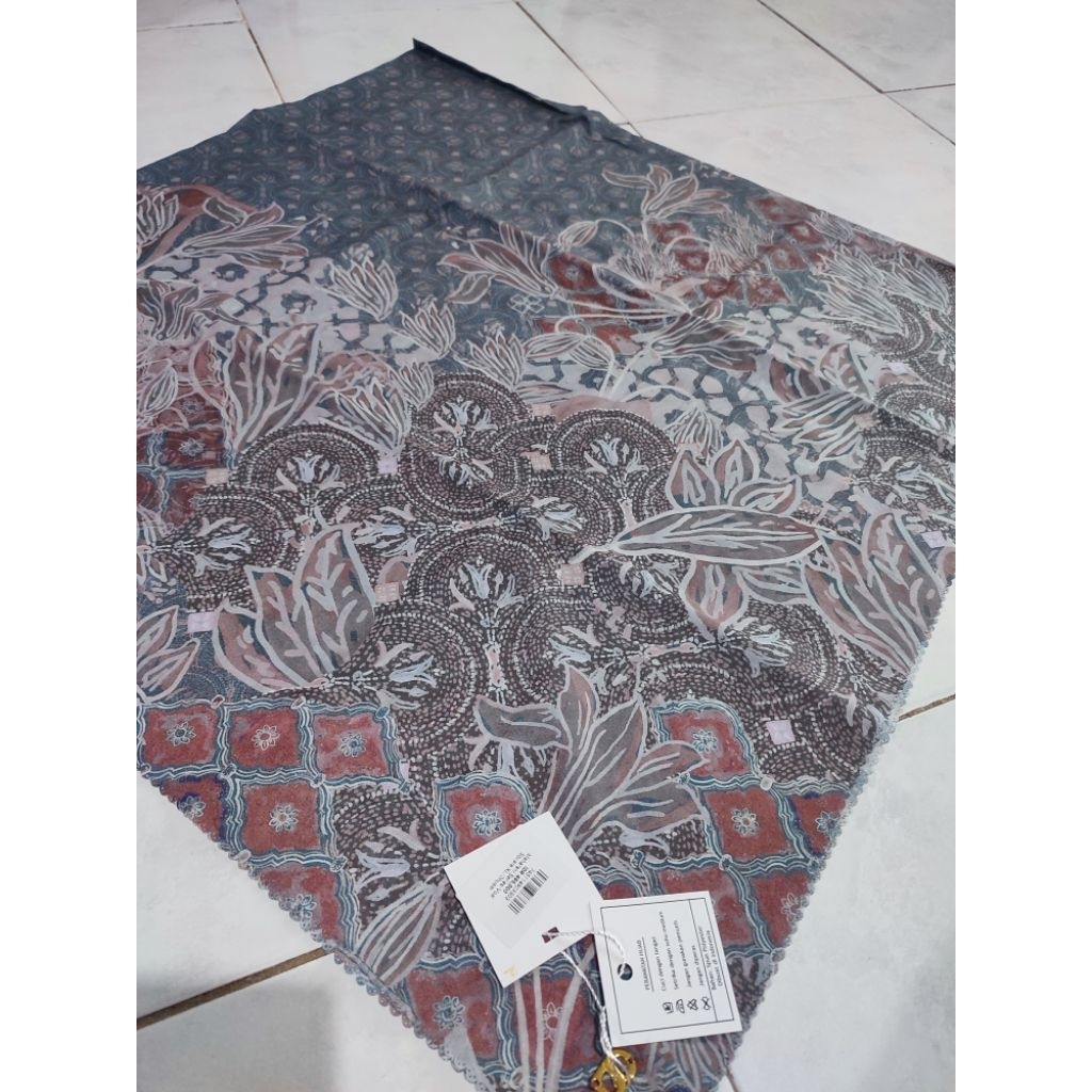 buttonscarves Maharani series voal square xl