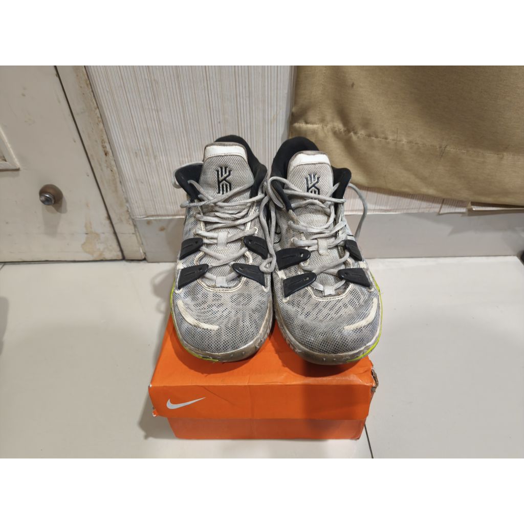 Nike Kyrie 7 Black White Size 42 Used