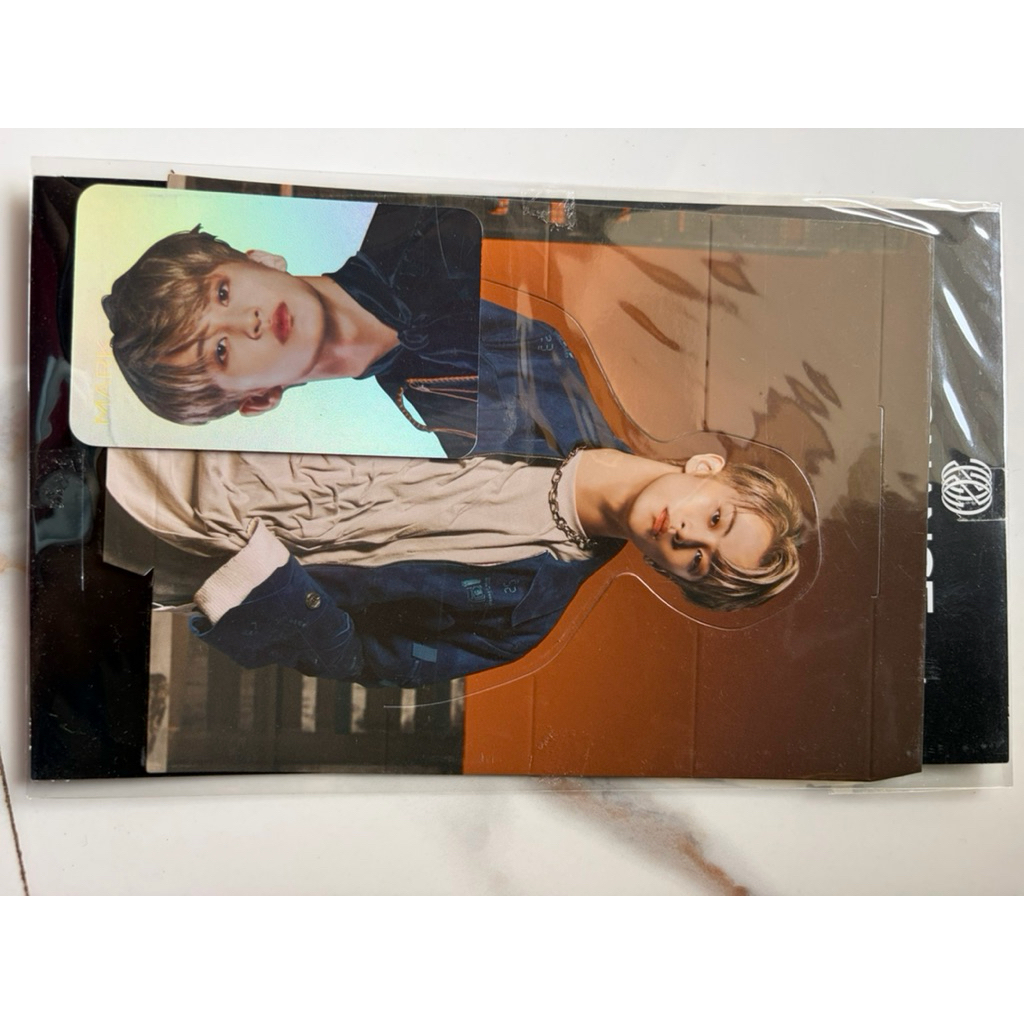 holo lenticular standee nct mark resonance 2020