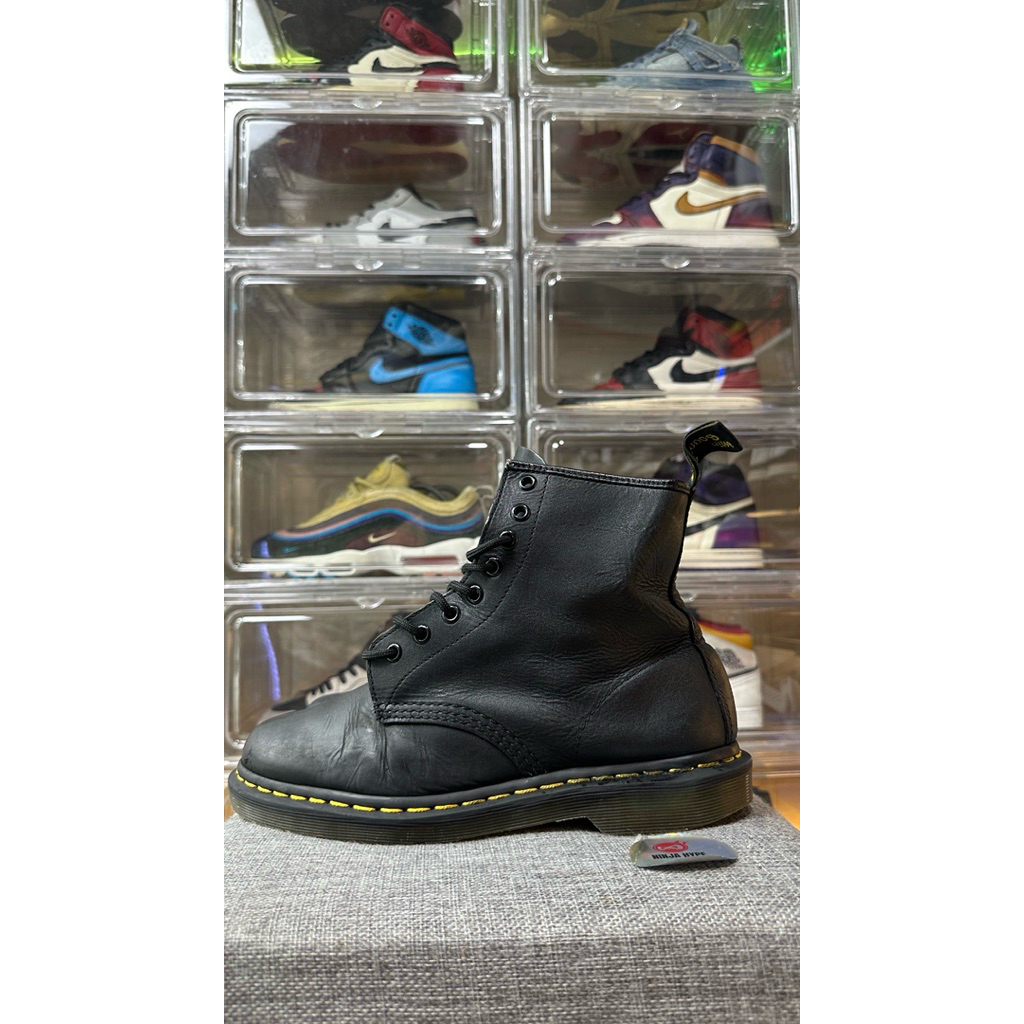 DR MARTENS BLACK 1460 SMOOTH , DOCMART BOOTS SMOOTH , DOCMART BLACK ENGLAND , BOOTS SHOES , SEPATU D