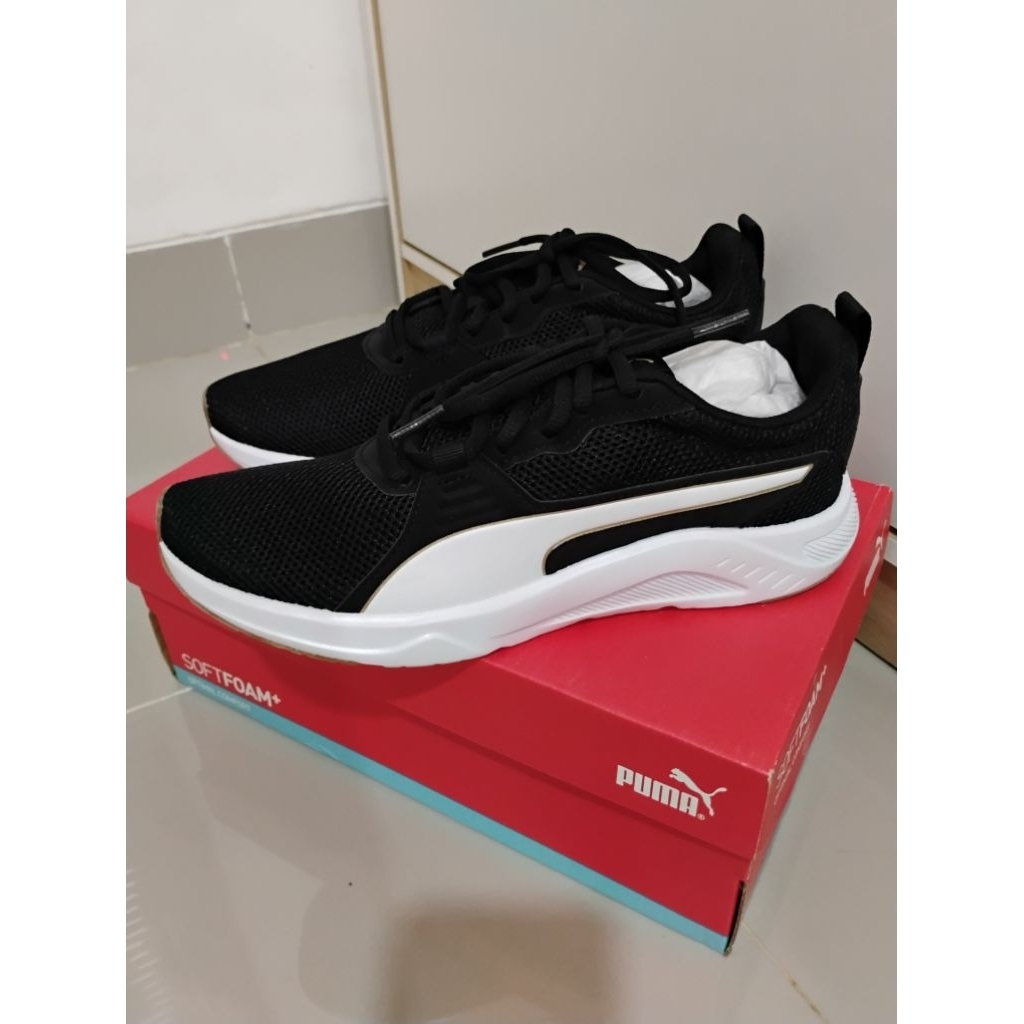 Sepatu Olahraga Wanita Puma