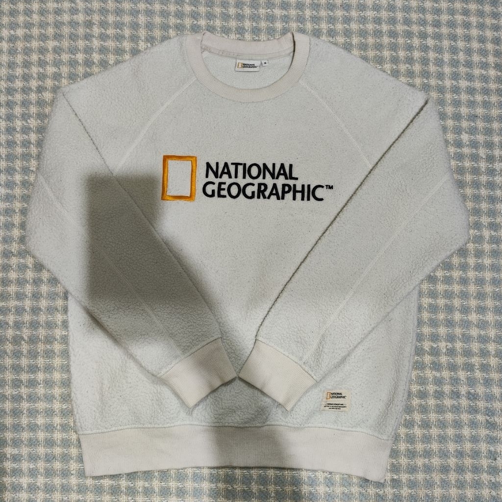 crewneck sherpa national geographic size M bordir