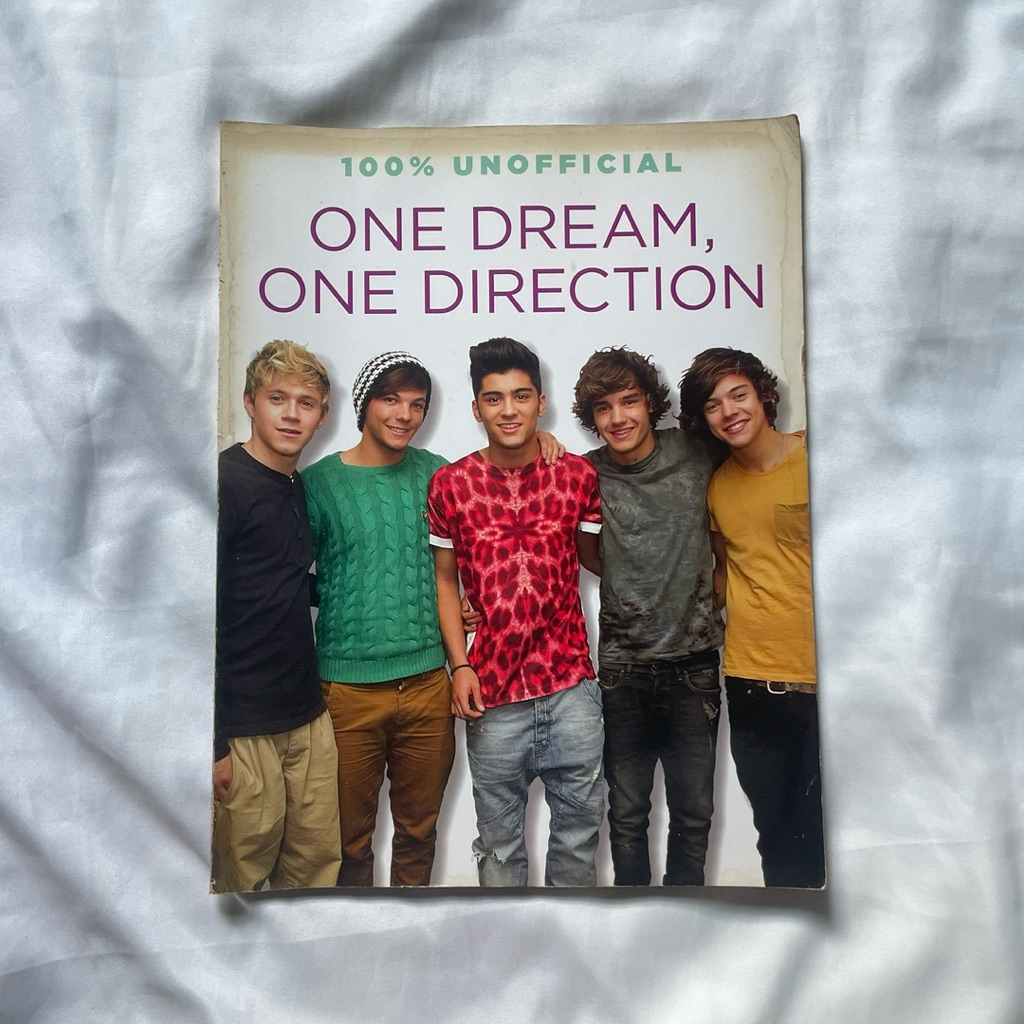ONE DIRECTION 1D - UNOFFICIAL BOOK | 100% UNOFFICIAL ONE DREAM, ONE DIRECTION | BUKU MAGAZINEMAJALAH