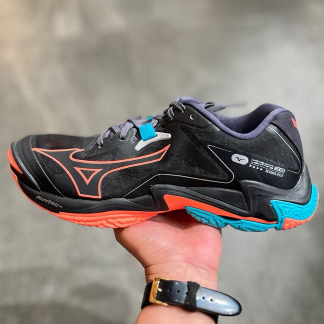 Sepatu Voli Original Mizuno WLZ 8 low 100% original,sepatu Voli mizuno wave lightning z 8 Low
