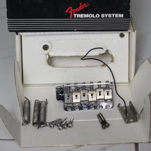 tremolo fender AVRI satu set ori
