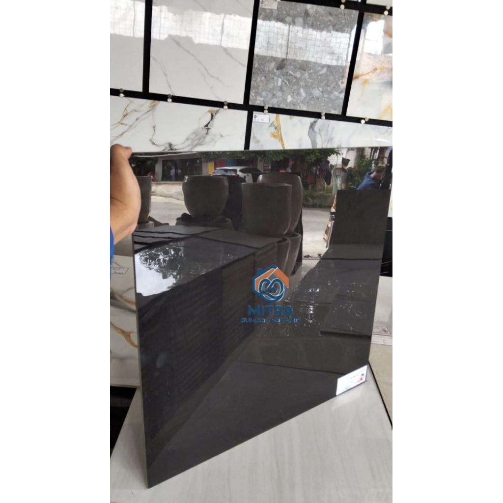 Granite Lantai 60x60 Pure Black | Garuda