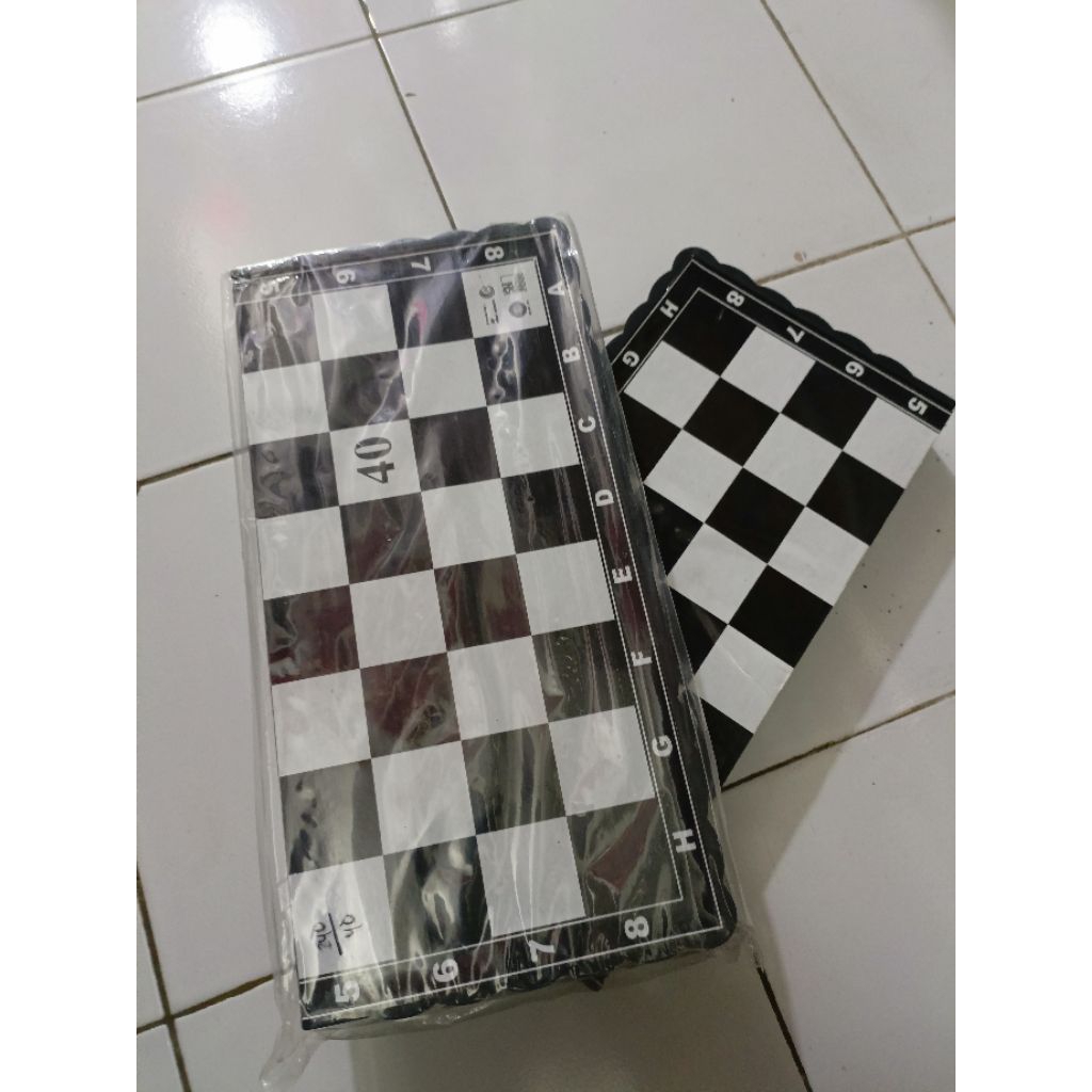 mainan catur pelastik CATUR UKURAN BESAR catur hitam putih