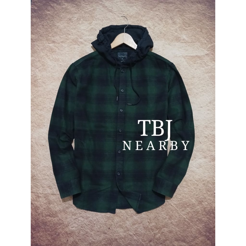 Shirt flanell hoodie keren TBJ NEARBY bekas pakai