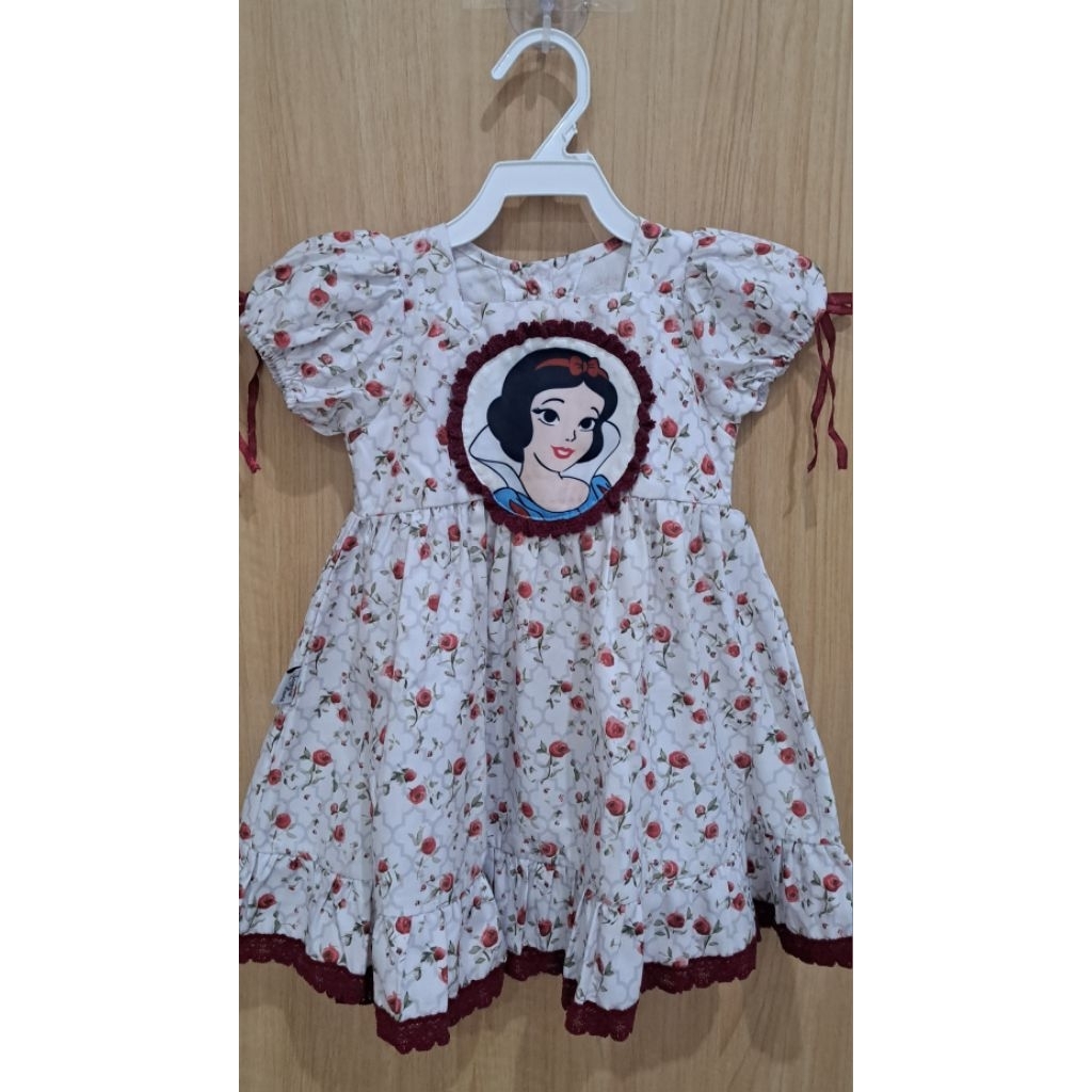 PRELOVED!!! ELIZABETH DRESS BY JASMINE LAURA (SNOW WHITE) SIZE M (6bln - 1th)