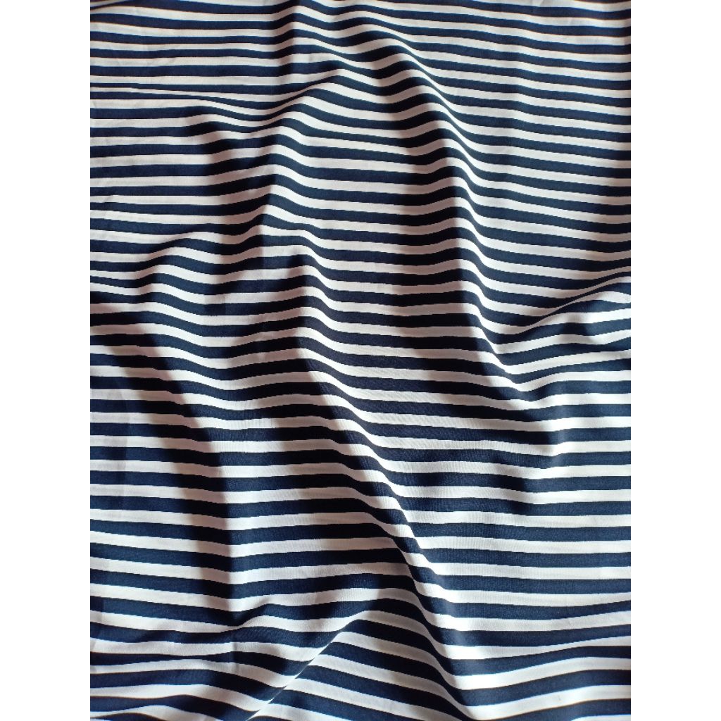KAIN WOLFIS MOTIF SALUR HITAM PUTIH (90-170 cm)