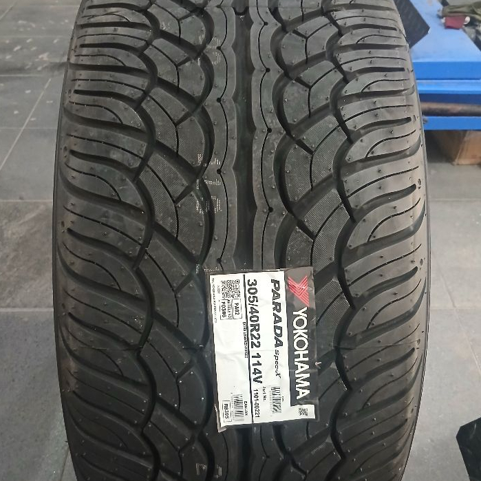 BAN MOBIL IMPORT 305 40 R22 YOKOHAMA PARADA SPEC X HARGA SATUAN BAN TUBELES PREMIUM