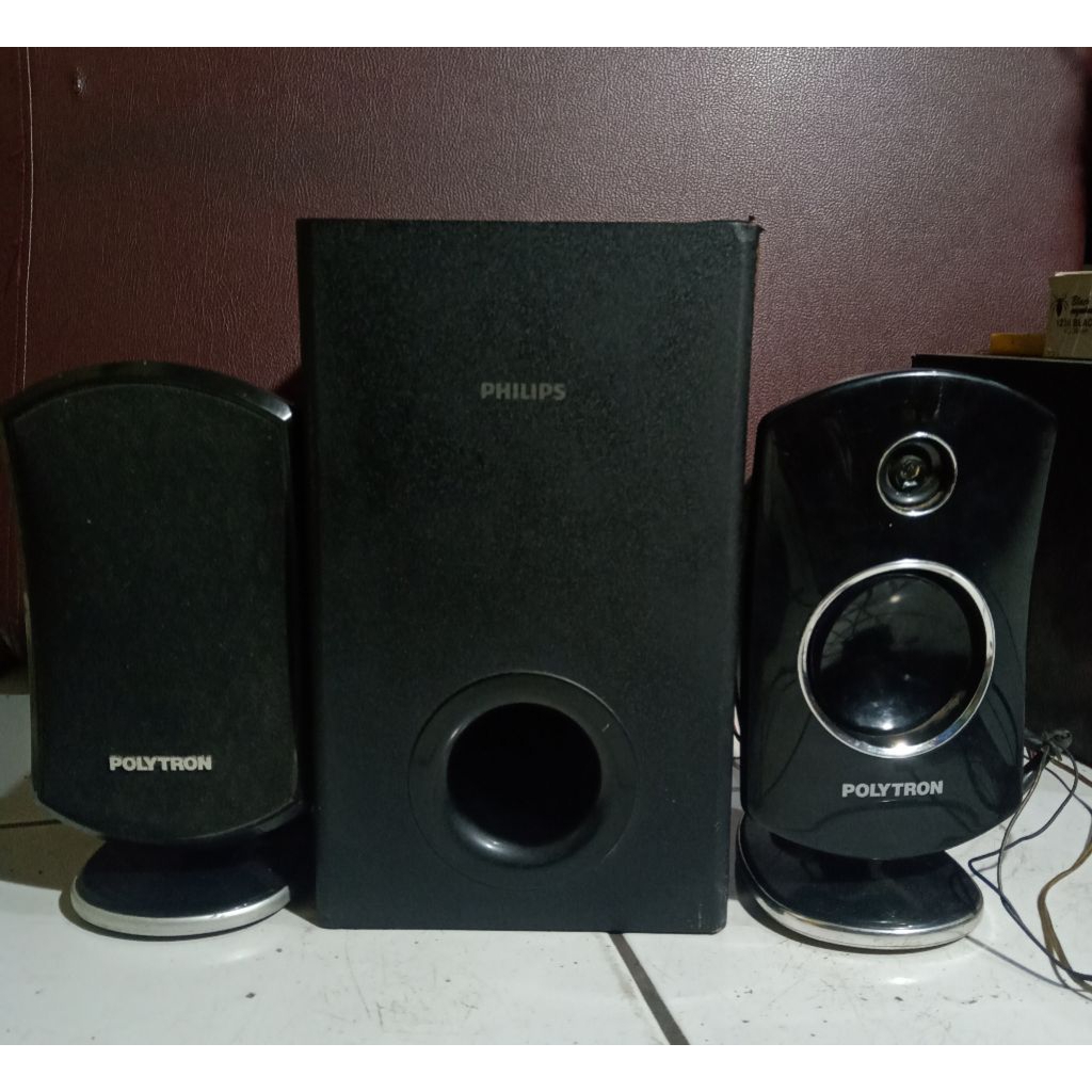 Speaker Pasif Subwoofer Philips dan Satelit Polytron.