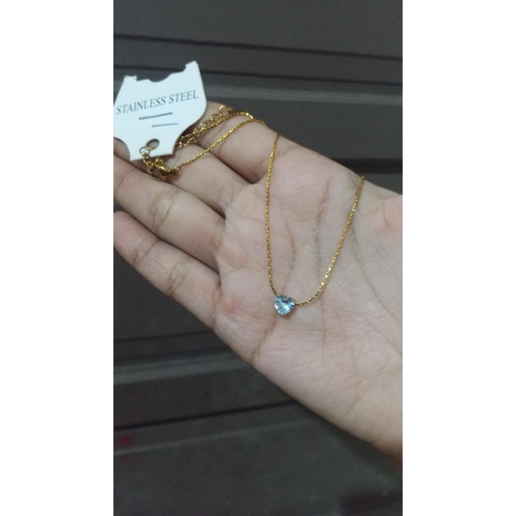 kalung titanium liontin love