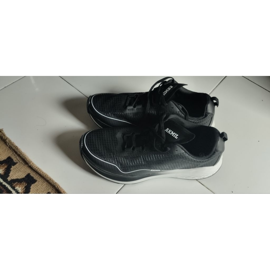 Sepatu olahraga 910-AKMIL