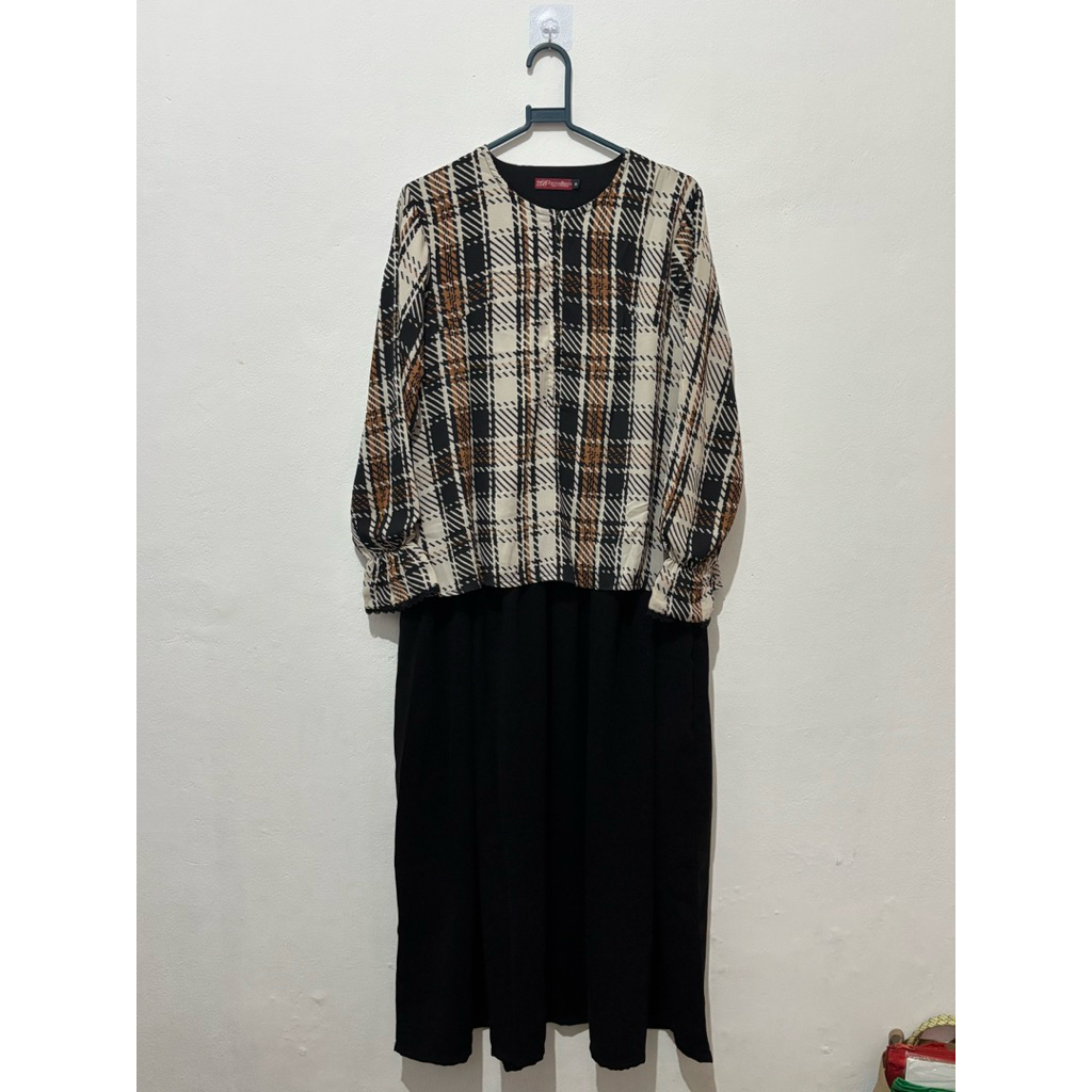 Preloved HLZB Caramel Dress size M