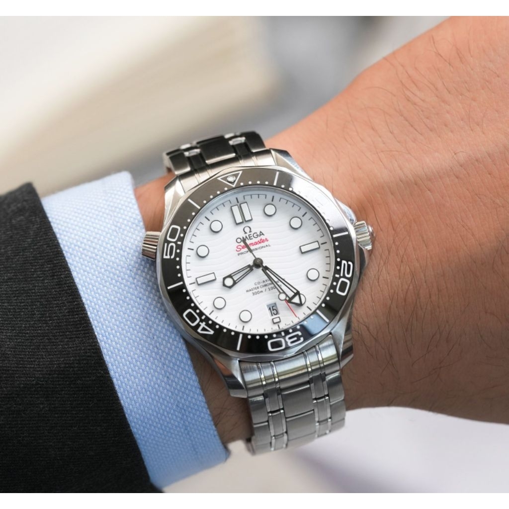 Omega Seamaster Diver 300m White 210.30.42.20.04.001