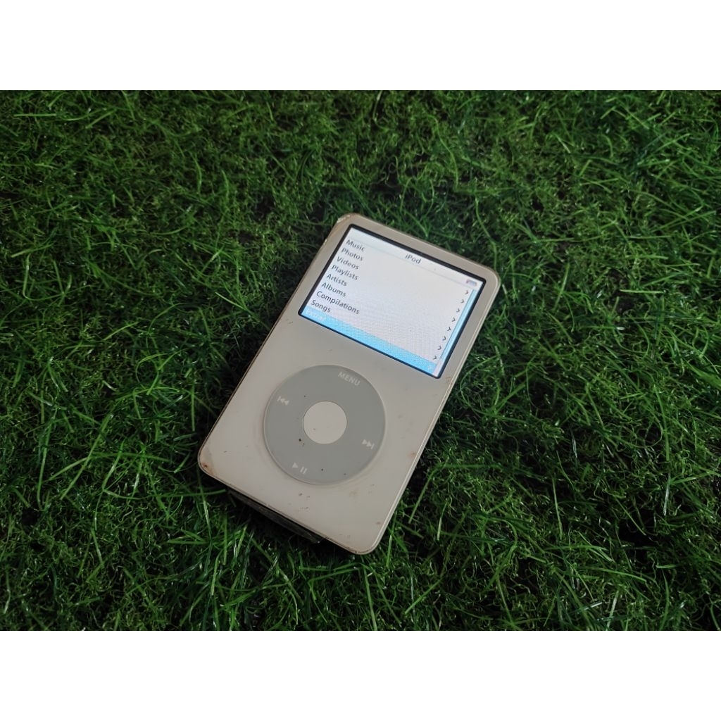 Apple iPod 30GB Second Kondisi Hidup Normal Siap Pakai