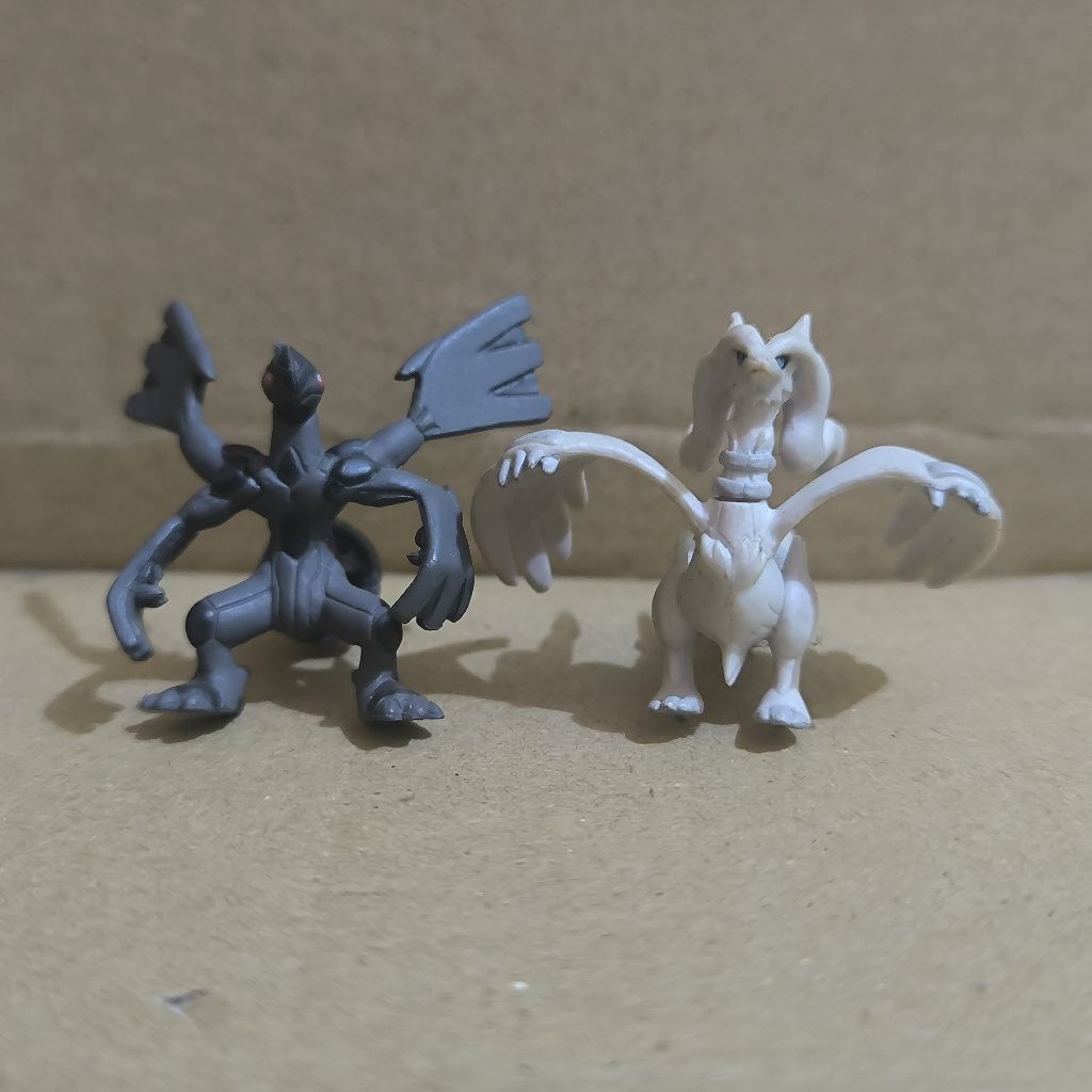 Pokemon Figure Zekrom Reshiram Moncolle Takara Tomy ex keychain BWR Nintendo tcg toy Japan