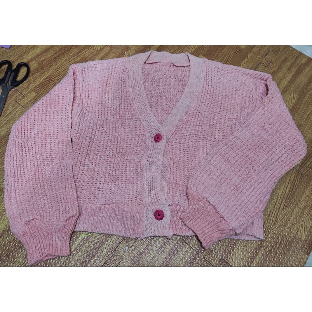 Cardigan Crop Rajut Pink Lengan Balon