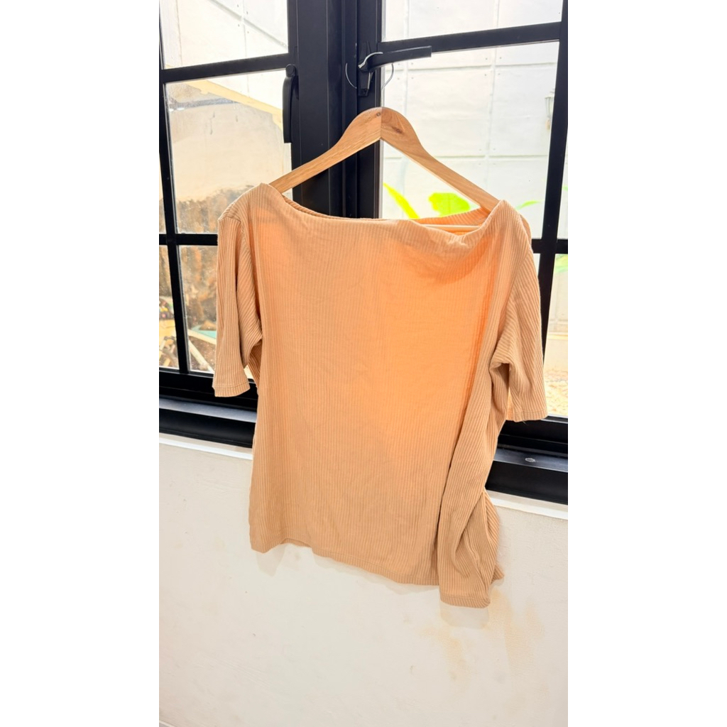 Kaos Baju Wanita Knit Uniqlo Brown Cokelat