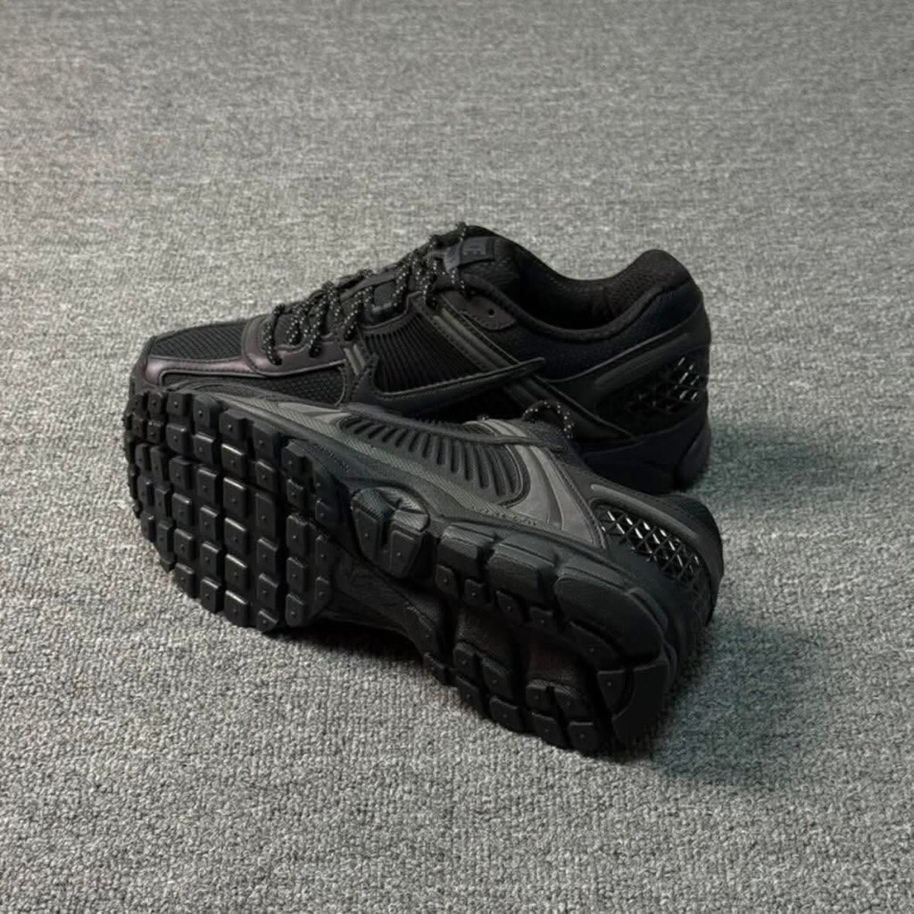 Vomero 5 Black Reflective - ORIGINAL AUTHORIZED