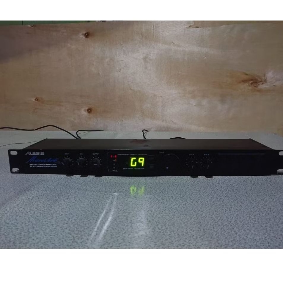 EFEK VOCAL ALESIS KUPING BESI bekas minus suara normal