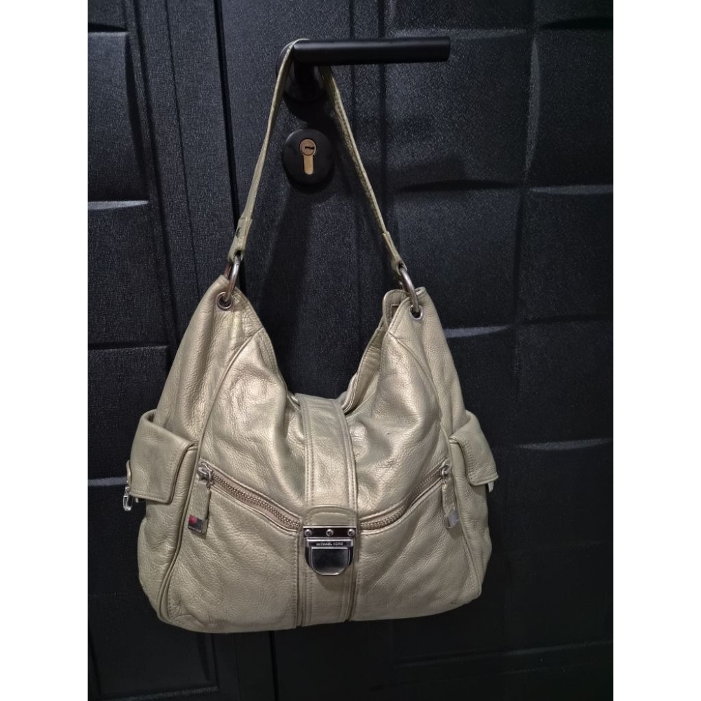 Tas hobo Kulit aksen glosi MK