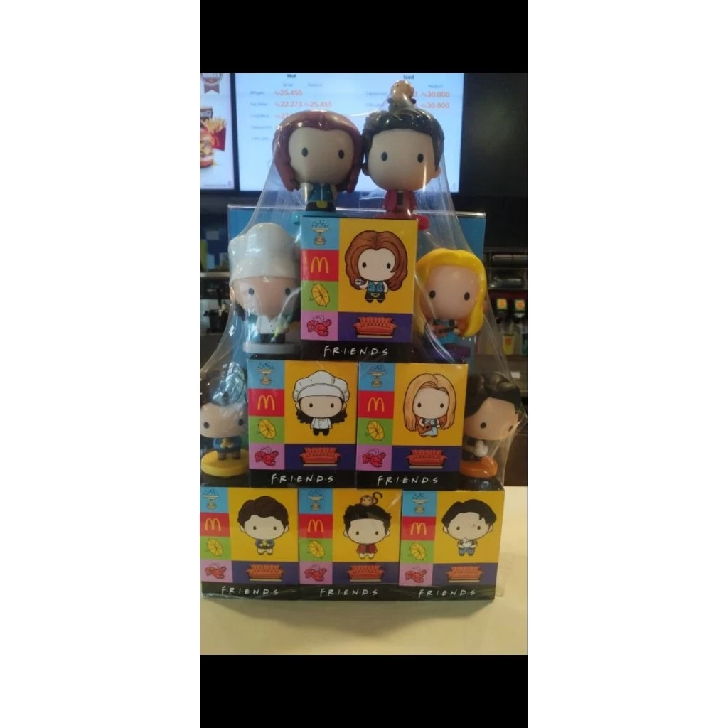 Friend Friends F.R.I.E.N.D.S Mainan Happy Meal McD McDonalds Mc Donalds McDonald's McDonald Figure F