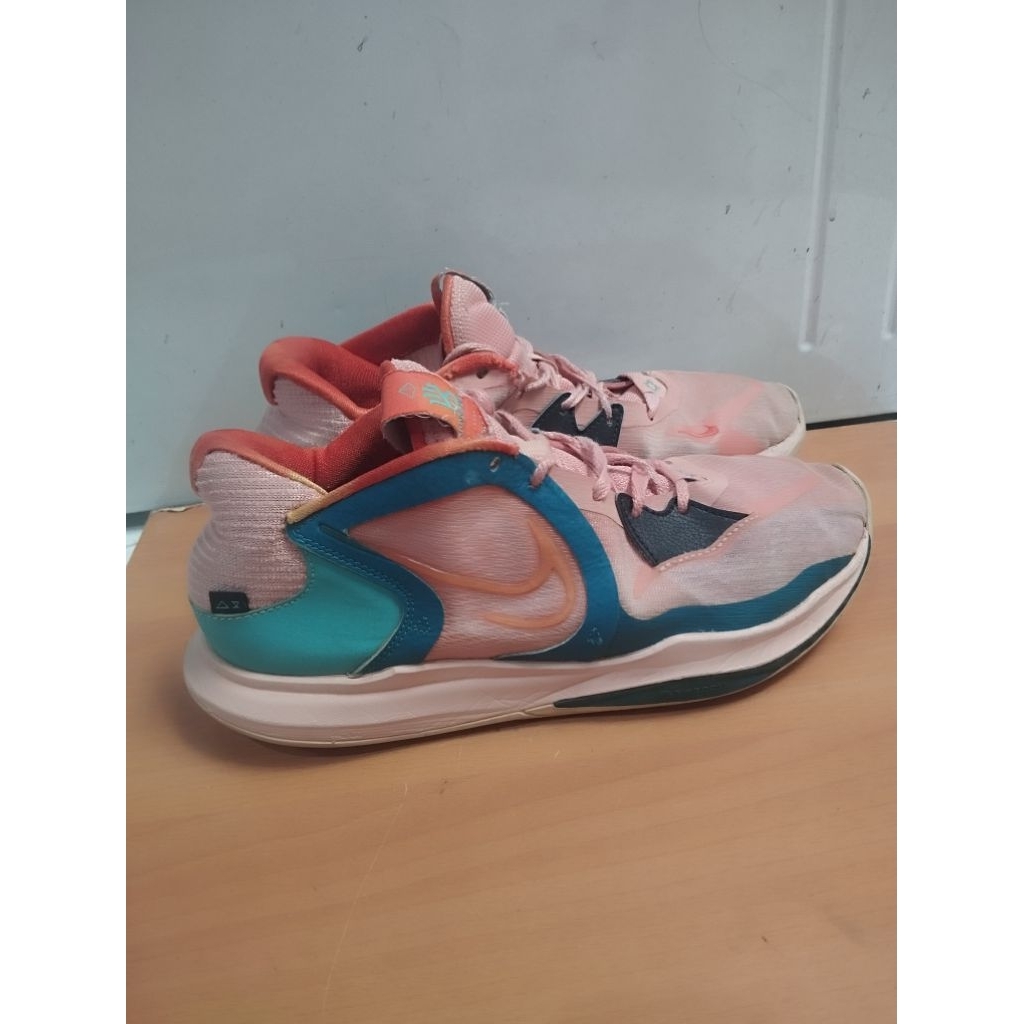 Sepatu Basket Running Sneakers Nike Kyrie Low 5 Size 43