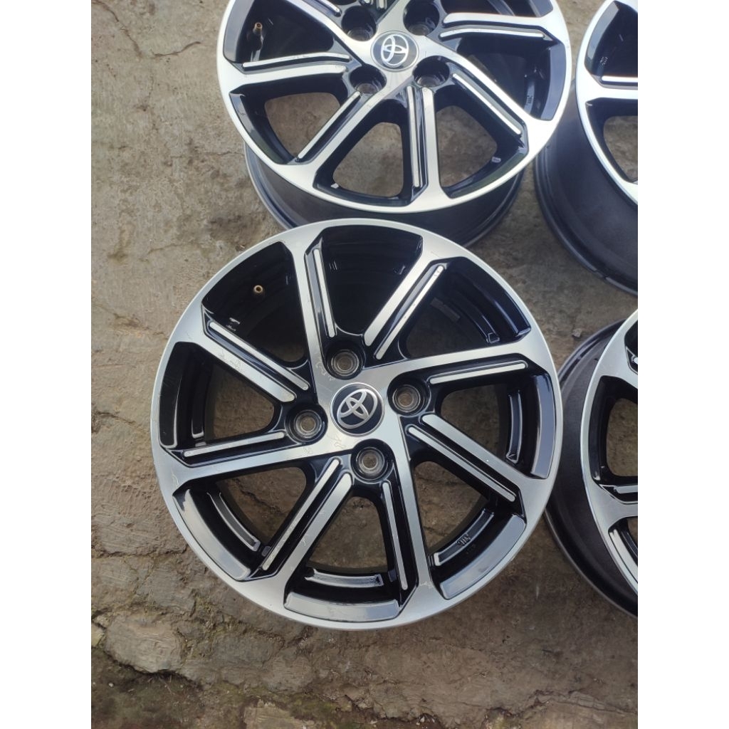 velg original toyota calya facelift