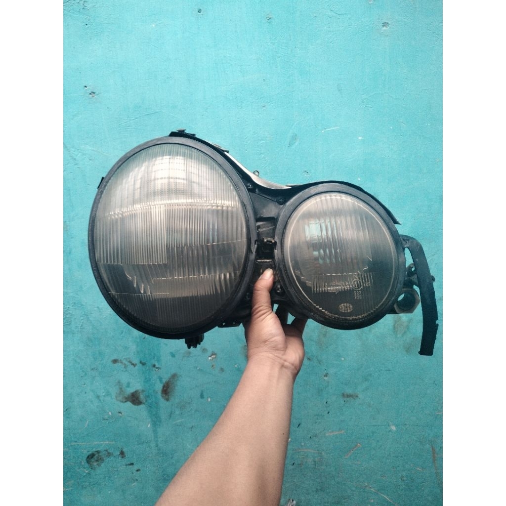 Headlamp Mercedez Benz w210 e-class lampu depan mercy w210