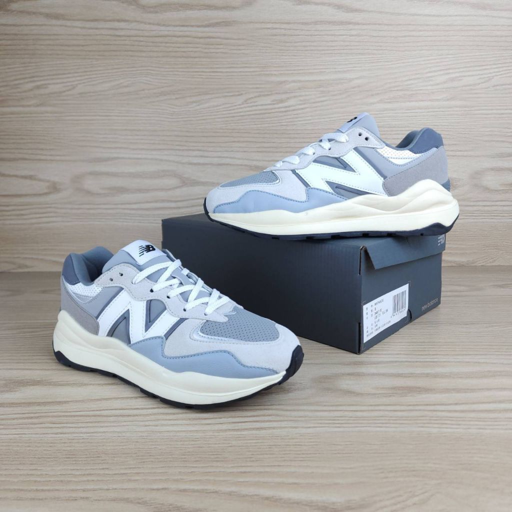 Sepatu Unisex 5740 Grey Day