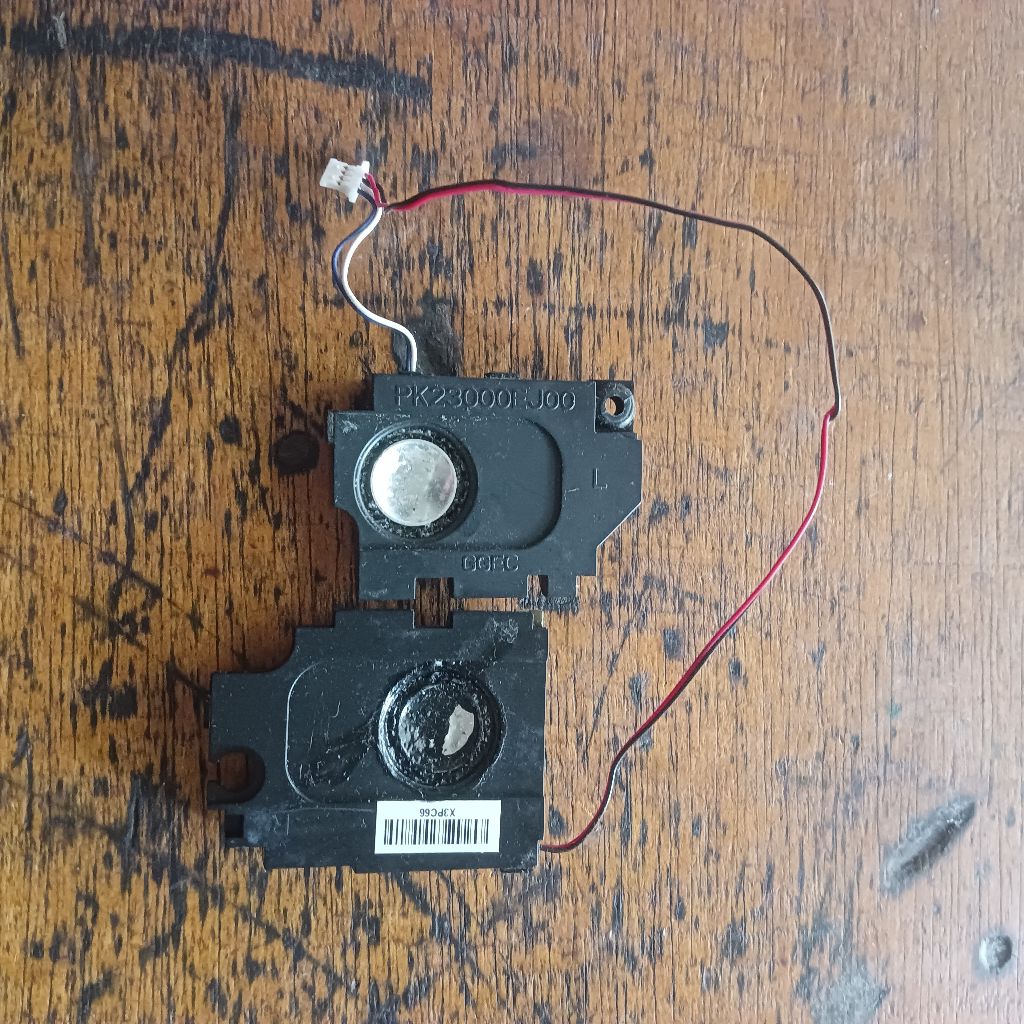 Speaker Toshiba NB520 Minus bekas service Normal