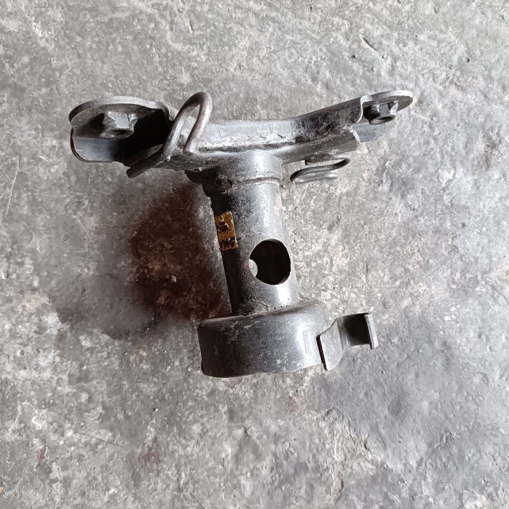 Bracket brecket braket breket pangkon dudukan stang stir Suzuki Smash New 115 smash new original cop