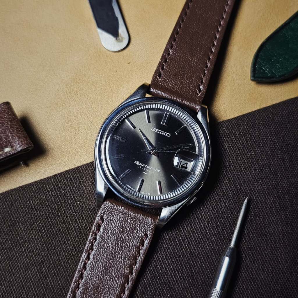 Vintage 1960s Seiko Sportsmatic Grey Dial
